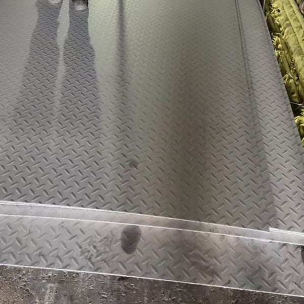 AISI201 AISI304 AISI316L AISI2205 SS Checker Plate Stainless Thickness 0.5 - 10.0mm