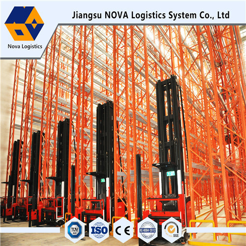 Selective Narrow Aisle Pallet Racking Retail Store