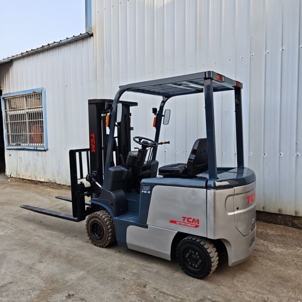 Quality TCM 25 Used Electric Forklift With 3m 6m 2.5 Ton With Core Engine Component for sale