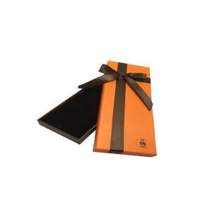 good quality packaging box with ribbon decoration for present