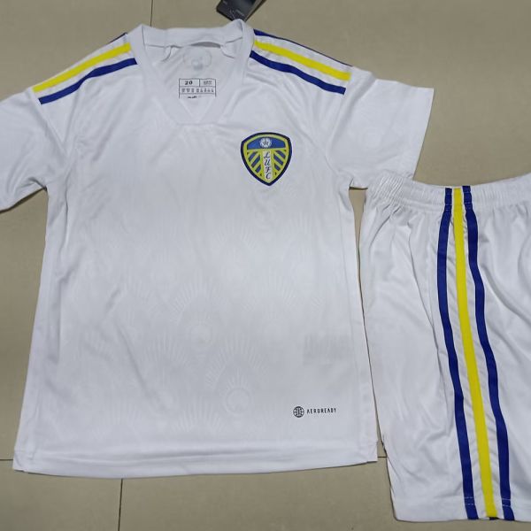 Customizable Kids Soccer Jerseys Resilient Lightweight Premium Fabric