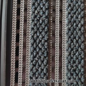 Heavy Duty Anti Slip Safety Floor Mat PVC Grid Carpet For Entryway 120 CM X 10 M