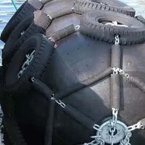 Tensile Strength Yokohama Fender Cylindrical Shape Resistant to Extreme