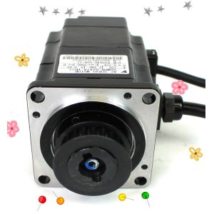 Yaskawa SGMPH-01A1A-YR21 AC SERVO MOTOR 100W 3000RPM 200V NEW