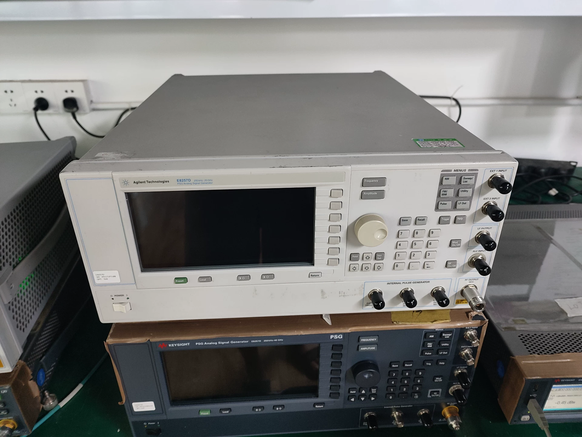 High Power PSG Analog Signal Generator RF Signal Generator Agilent E8257D 20GHz