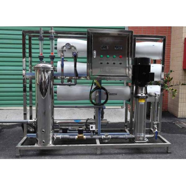 Reverse Osmosis Water Purifier Ultrapure Water System / Industrial Water Purification Plant 2000LPH
