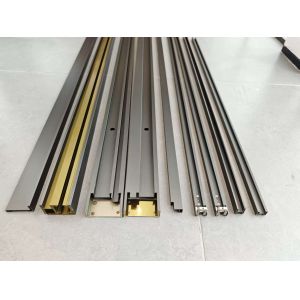 Shower Stainless Steel Profile with narrow frame and simple strip handle on