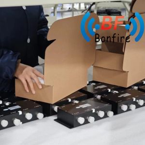 4.3-10 Female Interface Hybrid Coupler 698-4000MHz RF 3dB Hybrid Combiner IP65