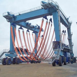 Customized All Tons Travel Lift Crane 30m For Boats & Yachts Maintenance 380V