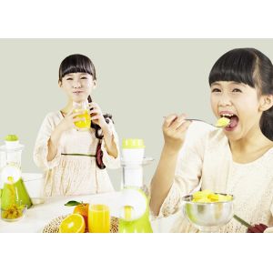 Wholesale Manual Cold Press Masticating Juicer Low Noise Operation FDA Certificated from china suppliers