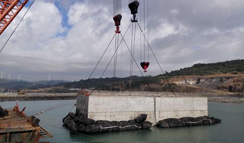 High Specification Cord Rubber Ship Launching Airbags 4-12 Layers 1.8*12m