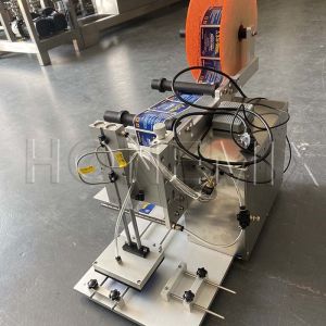 Semi Automatic Sticker Labeling Machine 100W Flat Bottle Label Applicator
