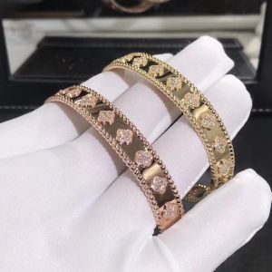 Customization Gorgeous 18k Gold Van Cleef & Arpels PerléE Clovers Bracelet Small