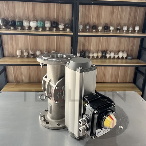channel plunger directional valve
