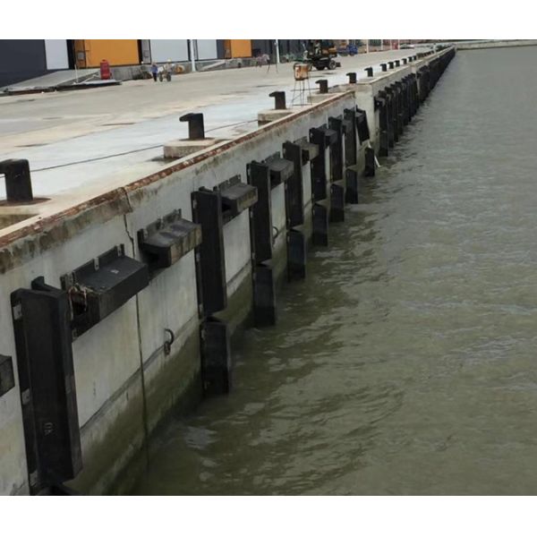 Marine Structures Protection Rubber Boat Fenders V Shape Bumper Dock