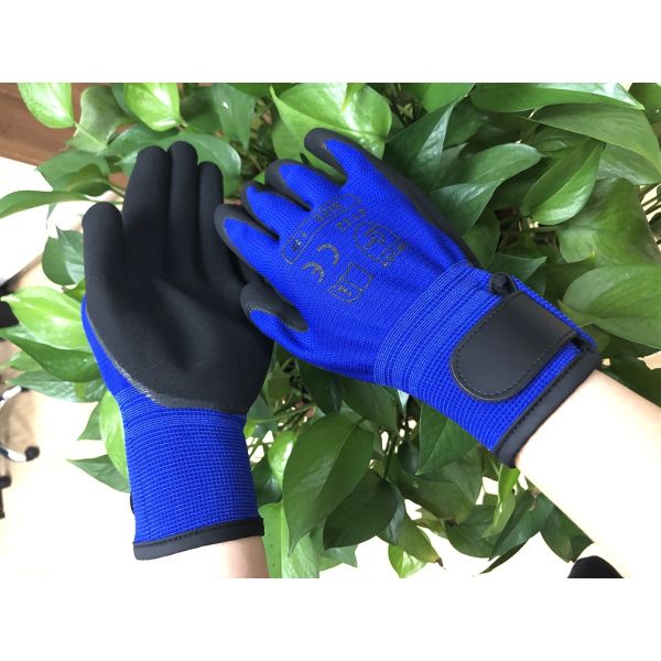 Blue U3 Knitted Liner Black Nitrile Gloves