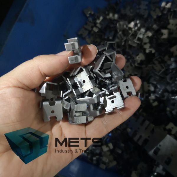 Quality Heavy-Duty Metal Mounting Clips | Precision Stamped Brackets for Cable & Module Fixing for sale