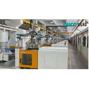 High Efficiency And Energy Saving PET Injection Molding Machine With Larger