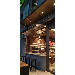 Essentialist Folding Window Philosophy Removing Visual Clutter Through Hidden