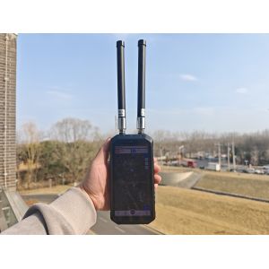 Dual Frequency Handheld Drone Detection System Uav Detector Long Life