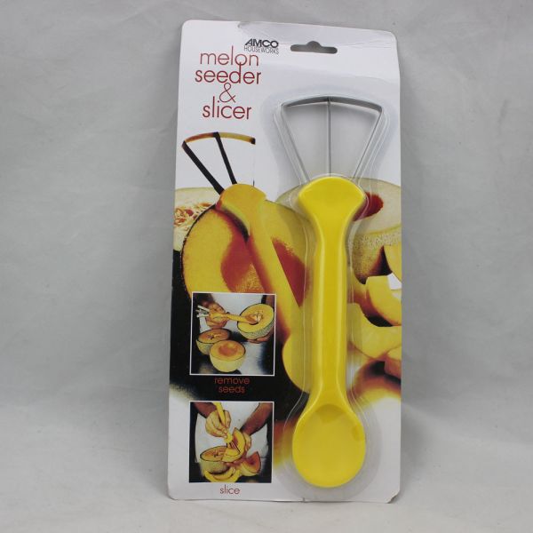 Quality CE Plastic Tableware Set Melon Slicer With Spoon 3 In 1 Multifunctional for sale