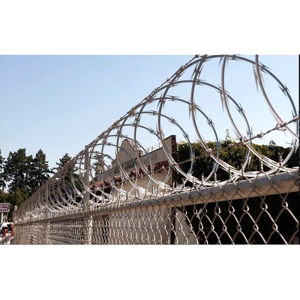 450mm Hdg Concertina Barbed Tape 2.6mm Wire Diameter 54 Loops -56 Loops