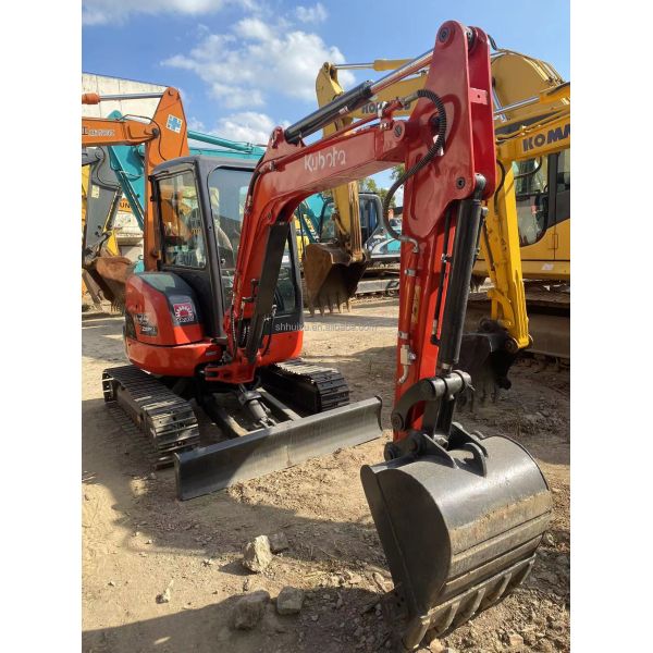 new arrival mini used excavator Kubota u35/high quality. second hand mini excavator Kubota u35 on sale