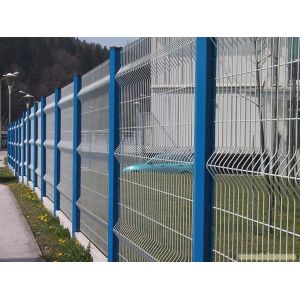 Powder Coating Triangular Bending Welded Mesh Fence / Garden Fence Wire Mesh
