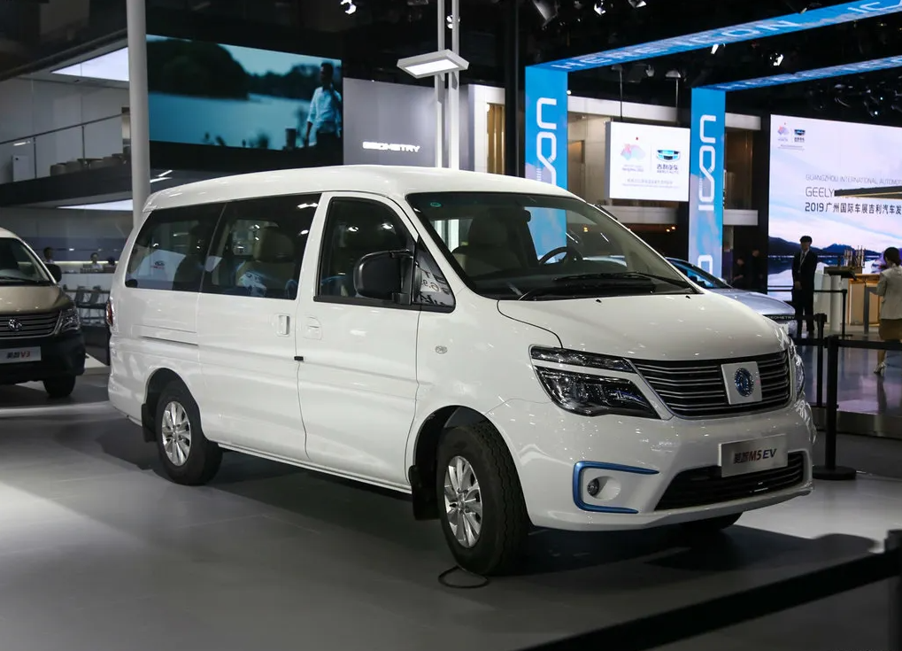Dongfeng Pure Electric Cargo Van Car with Ternary Lithium Ion Battery Energy Vehicle