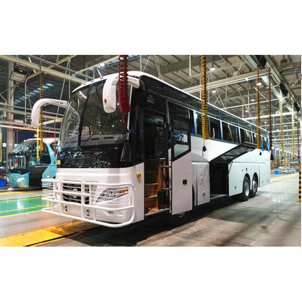LHD/RHD 65 seats Euro2 360HP 6x2 Coach Bus with Cummins Engine YBL6137T for