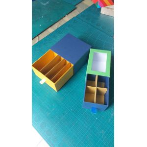 1500g Hardcover Hard Gift Boxes Spot UV Packing Logo Printing 1C+1C