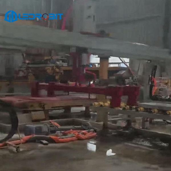 China Servo Loading Unloading Machine with Servo Motor Precision Intuitive LCD Interface and Robust Design on sale