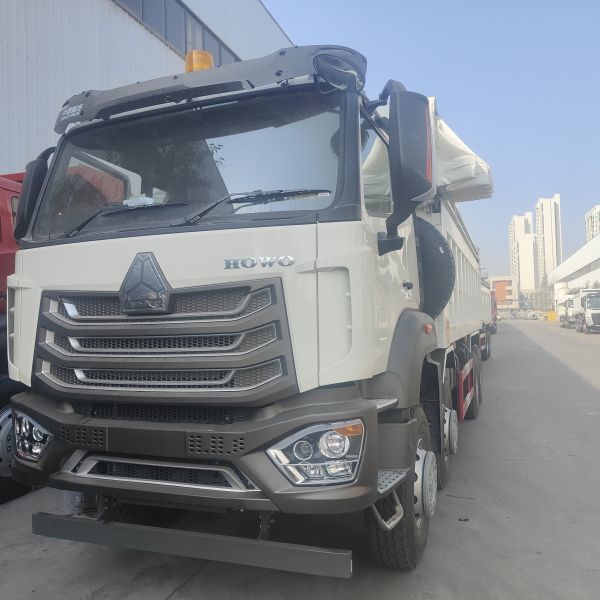 SINOTRUK HOHAN 8×4 Tipper Dump Truck For Construction