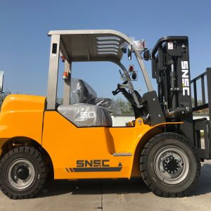 Wholesale 5 Ton Forklift with Lifting Height 3-7m and Adjustable Cab Location from china suppliers