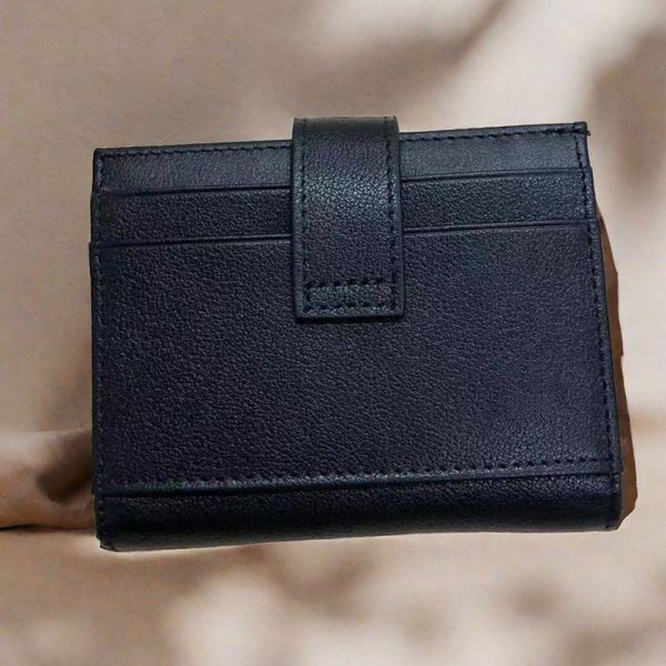 Japanese Style Men's Leather Wallet with Multiple Card Slots and Anti-Theft Feature