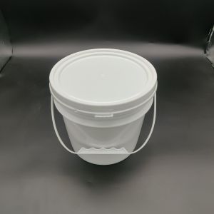 Food Grade 5 Gallon Plastic White Buckets With Lids Stackable Recyclable