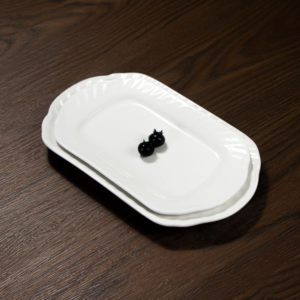 OEM ODM White Ceramic Plates Tropical Style With No Metal Elements