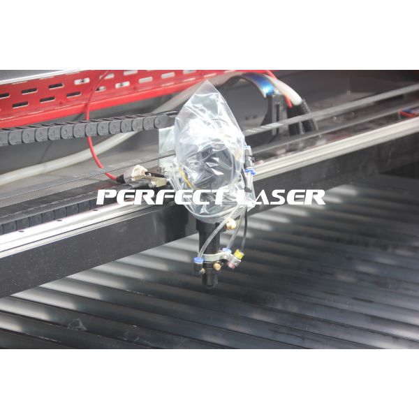 1300*2500mm Large Size Laser Cutting Machine For Garment and Fabric