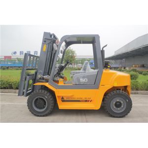 Japan Isuzu Engine or Xc6110 Engine Snsc 5 Ton Diesel Forklift for Customized