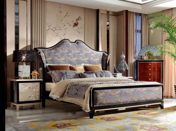 Neoclassic design of Luxury Bedroom sets High end Bed Headboard in Glossy black wood with Golden painting Nightstands