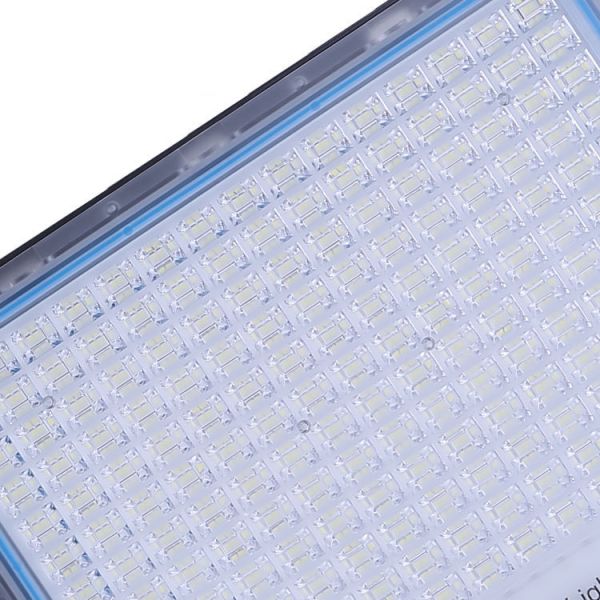 2- Durable Aluminum Lamp Body Solar Flood Light with High Brightness and IP65 Waterproof