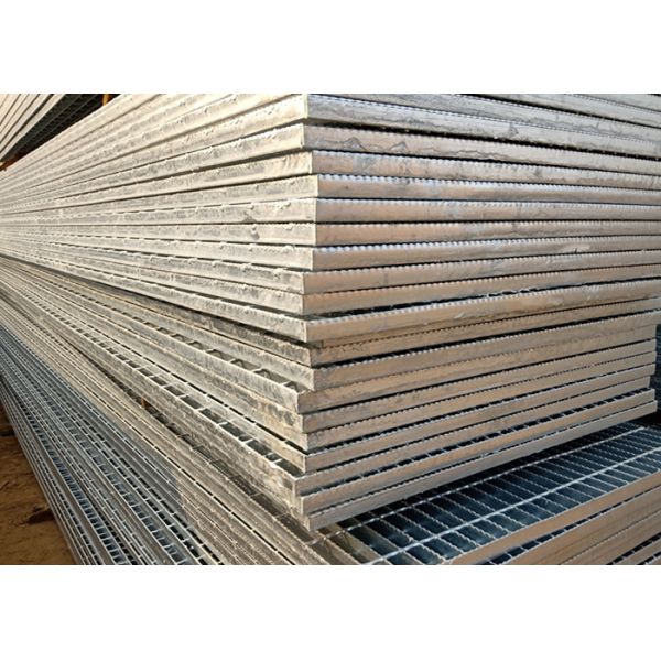 1000*6000 Serrated Metal Grating For Mass Transit Platform Welding Feature