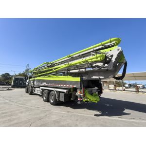 2023 Zoomlion 62m High-Efficiency Pumping Concrete Pump Truck with Sitrak