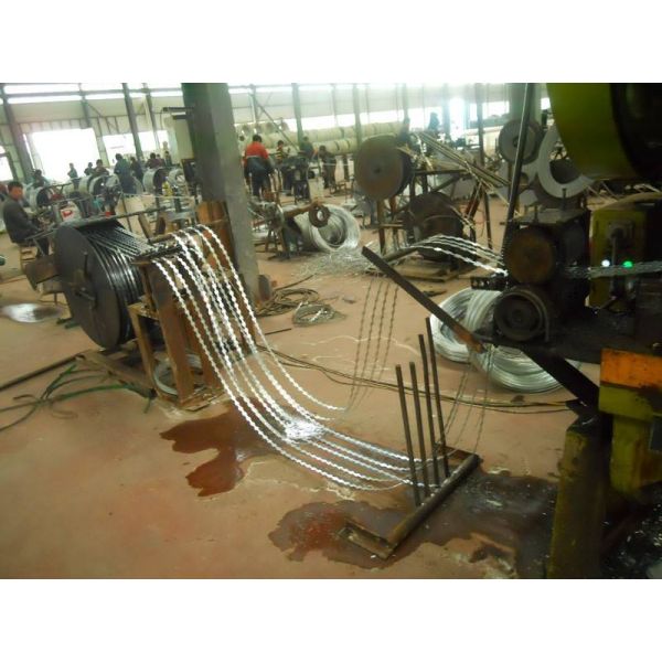 Reinforced Razor Wire Fence BTO Or CBT Style With Good Deterrent Effects