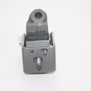 China Ford Import Ranger 2018 Steel Belt Bracket Engine Mount L-Type FD-030092/UC9M-39-050T-M1/AB39-6B032-A/J/UF9S-39-050A on sale