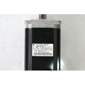 Yaskawa SGML-04AF12 AC SERVO MOTOR 2.6A 400W 3000RPM 200V NEW