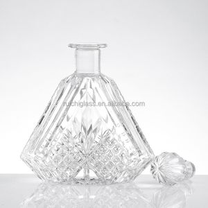 Industrial Beverage 500ml 700ml Glass Bottle with Custom Label Design and