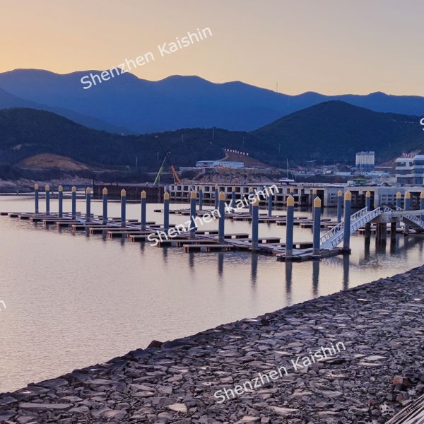 Quality Custom Aluminum Floating Docks Ultra-Lightweight Design Marina Floating Pontoon for sale