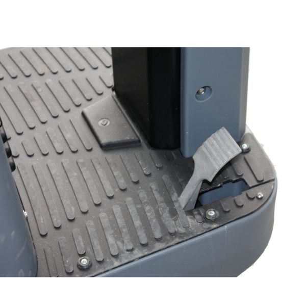 Battery 175rpm PE 75L Tank Ride On Floor Scrubber