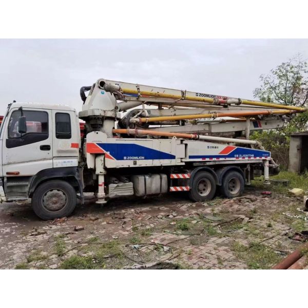 2012 Zoomlion 38m Concrete Boom Pump Concrete Pump Truck Construction Equipment